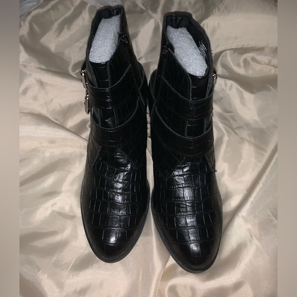 Leather Ankle Booties Crocodile Style - Picture 4 of 10